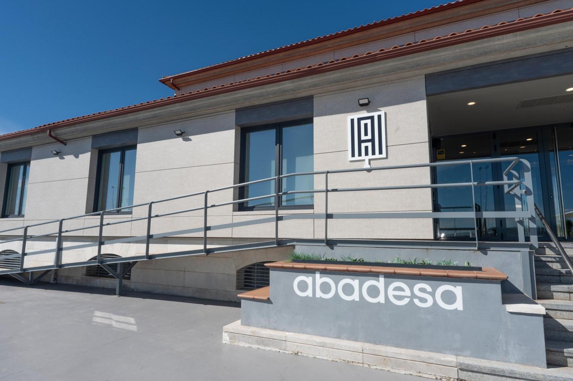 Restaurante Hotel Abadesa Villagonzalo Pedernales Exteriör bild